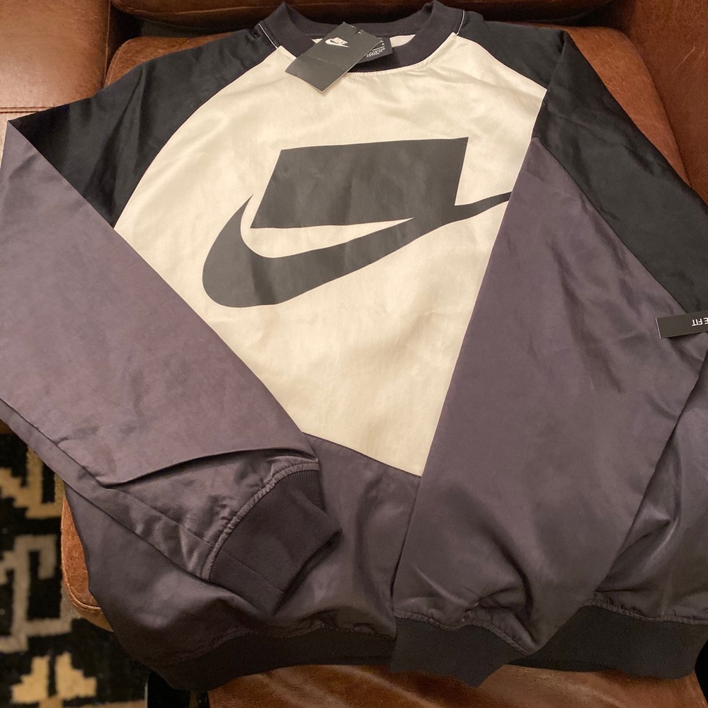 Nike NSW crew neck no logo sweatshirt. NWTags Med.